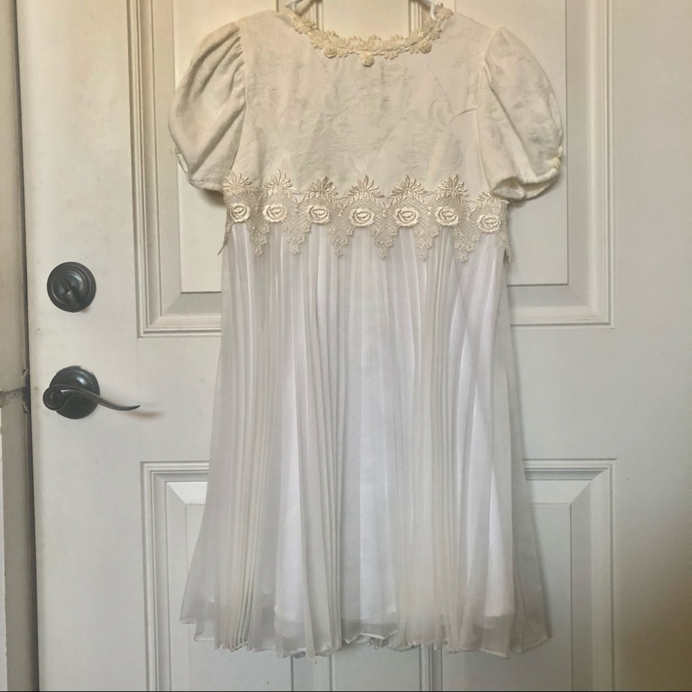 Girls White Electric Pleated Dress Size 10